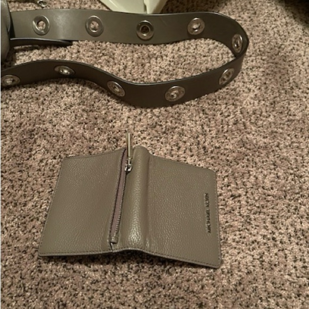 Michael Kors crossbody bag and small wallet - Picture 2 of 8